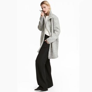 H&M Wool-Blend Coat in Light Grey size 8 Fuzzy Zip Front Relaxed Fit Lined Long